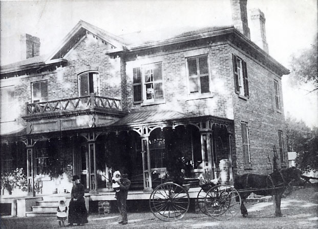 Benares house 19th century black and white